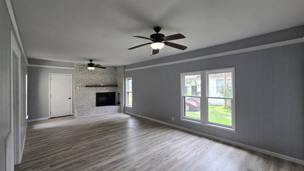 614 N C St, Arkansas City, KS 67005