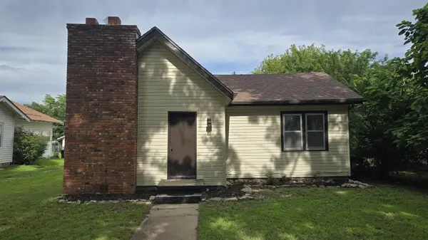 614 N C St, Arkansas City, KS 67005