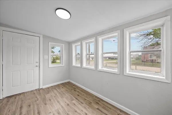 2627 E 2nd Ave, Hutchinson, KS 67501