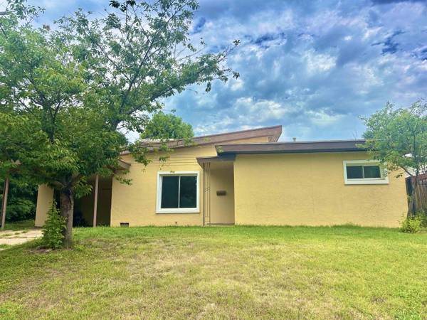 1772 S Clifton, Wichita, KS 67218