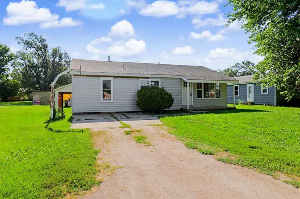 104 N Jackson Ave, Sedgwick, KS 67135