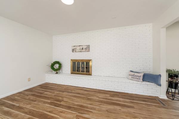 409 N Woodlawn St, Wellington, KS 67152