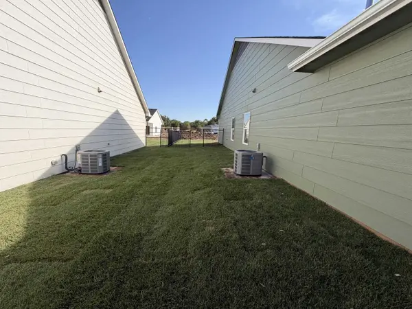 761 N Wheatland St, Wichita, KS 67235