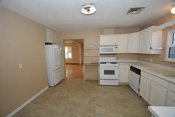216 N Blankenship Rd, Udall, KS 67146
