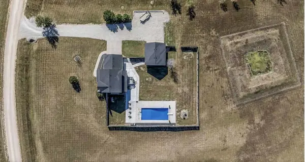 8615 Amber Ridge, Viola, KS 67149