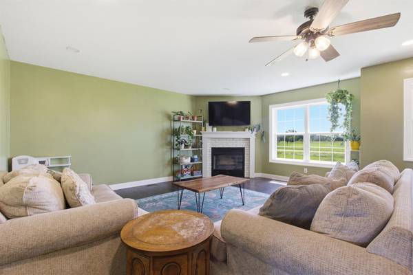 8615 Amber Ridge, Viola, KS 67149