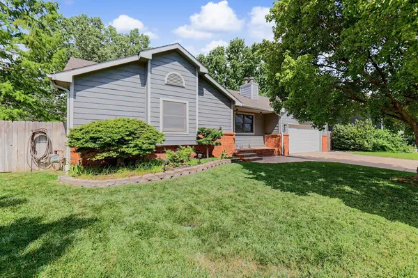 2735 S Carrwood, Wichita, KS 67215