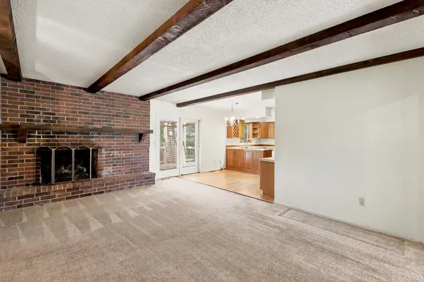 701 N Oak Forest Ln, Derby, KS 67037-2119