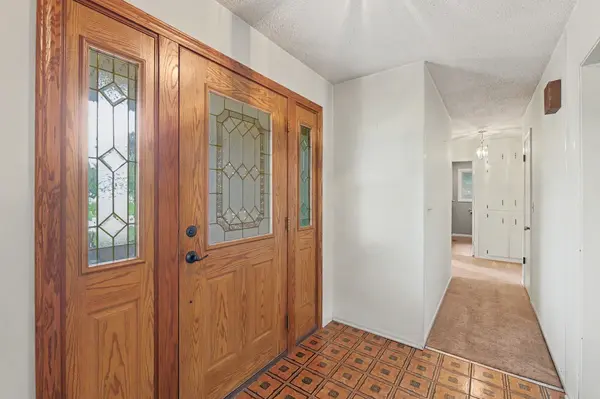 701 N Oak Forest Ln, Derby, KS 67037-2119