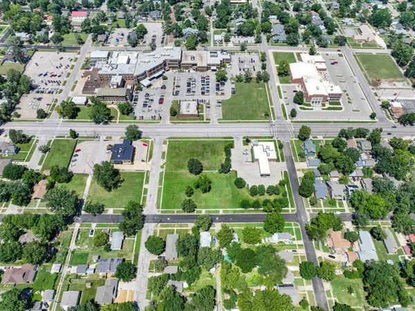 635 W Central Ave, El Dorado, KS 67042