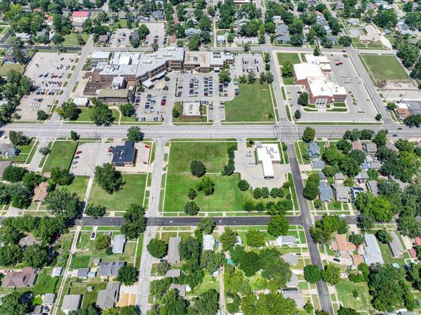635 W Central Ave, El Dorado, KS 67042