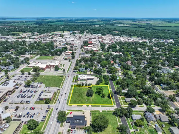 635 W Central Ave, El Dorado, KS 67042