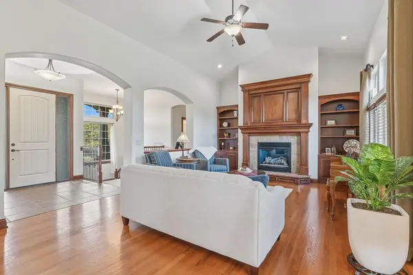 1938 N Split Rail Ct, Wichita, KS 67230