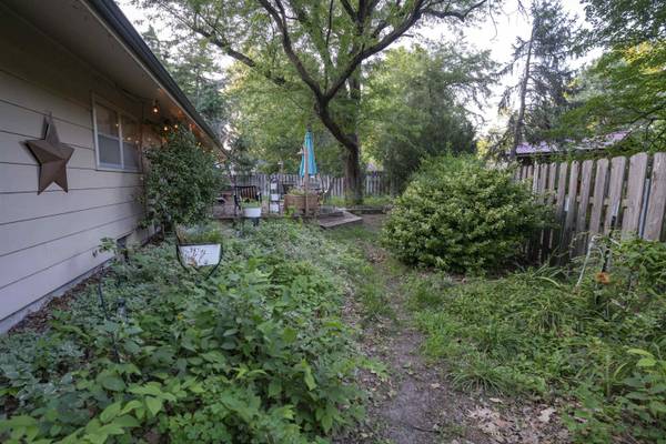 320 S Erb St, Hesston, KS 67062