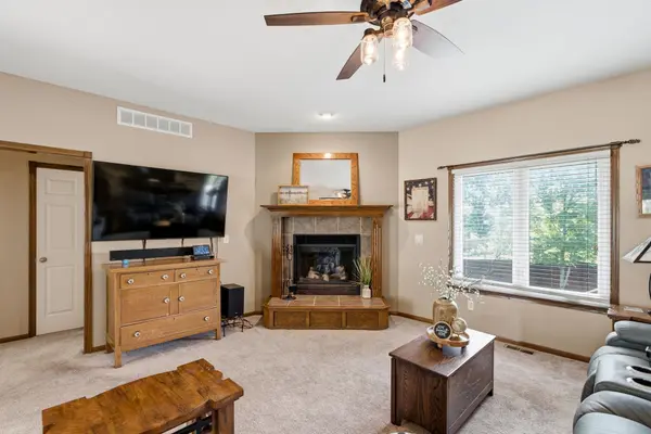 1301 E Rushwood Dr, Derby, KS 67037-3461
