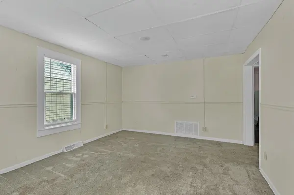 417 W 11th Ave, Winfield, KS 67156-3513