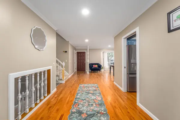 621 N Willow Dr, Derby, KS 67037-1949