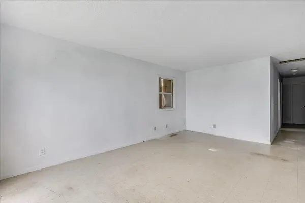 7037 W Frazier, Wichita, KS 67212