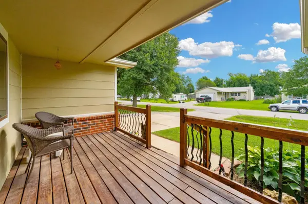 1109 N Burrows, Belle Plaine, KS 67013