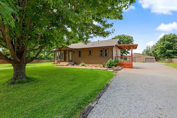 9809 S Laura St, Haysville, KS 67060