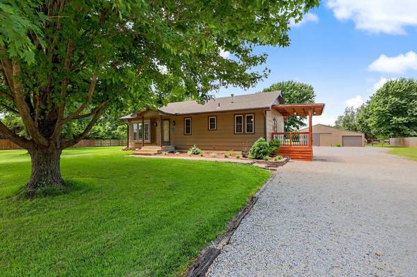 9809 S Laura St, Haysville, KS 67060