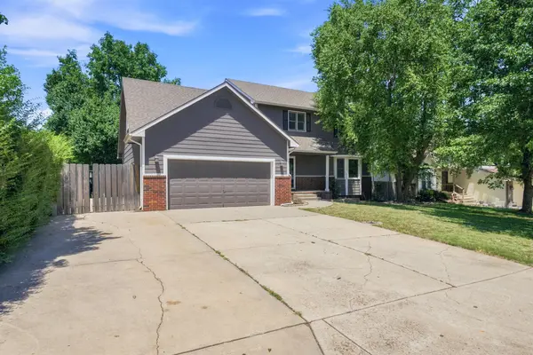 224 E Forest Park Ct, Derby, KS 67037