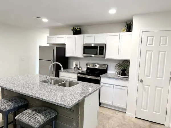 1906 N Hydraulic, Wichita, KS 67214