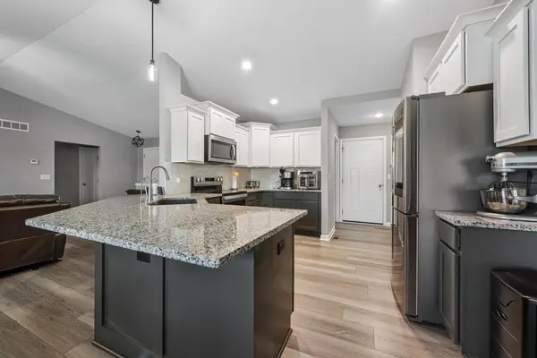 10567 W Sondra Ct, Maize, KS 67101-4122