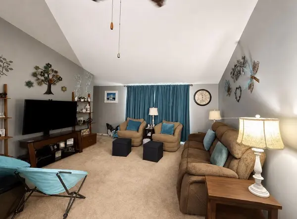801 Greenbriar Dr., Salina, KS 67401