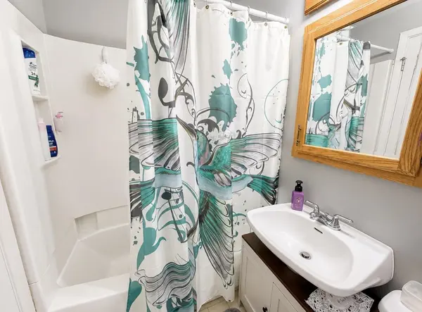 801 Greenbriar Dr., Salina, KS 67401