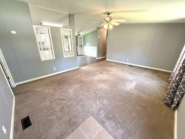 521 E Eighth St, Harper, KS 67058