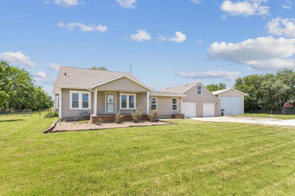 1531 N Prairie Creek, Andover, KS 67002