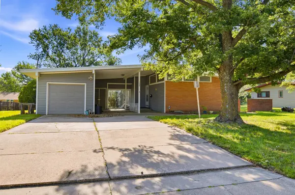 706 S Freeborn, Marion, KS 66861