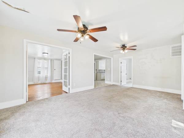 904 S Glenn Ave, Wichita, KS 67213