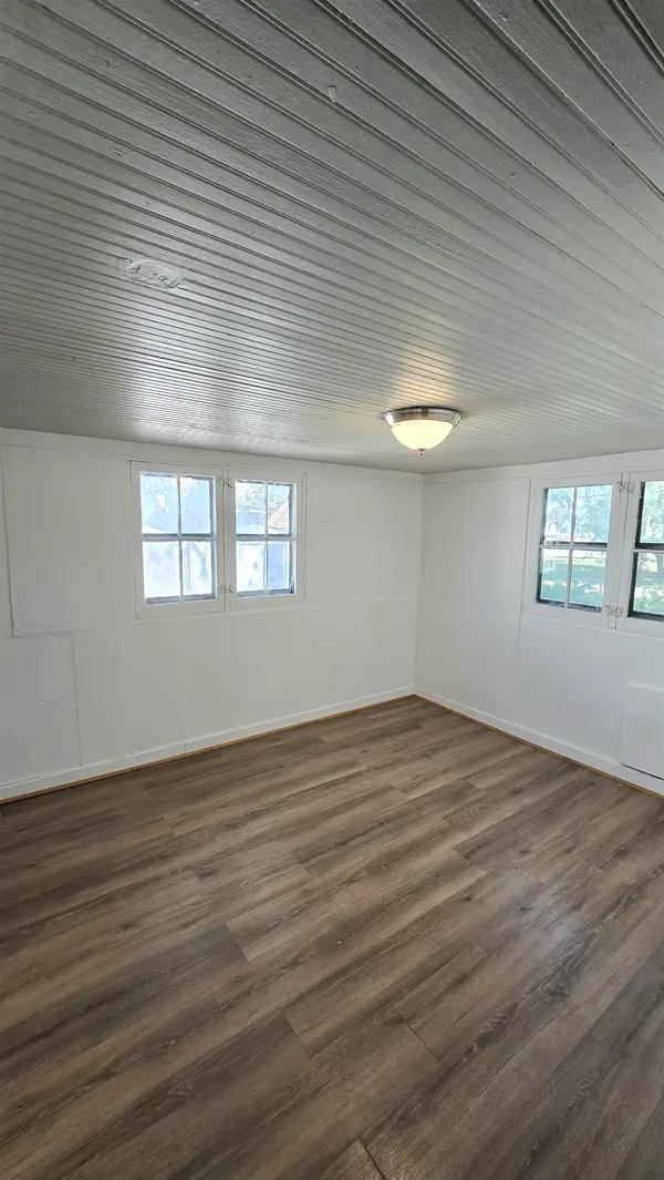 710 N 9th St, Salina, KS 67401