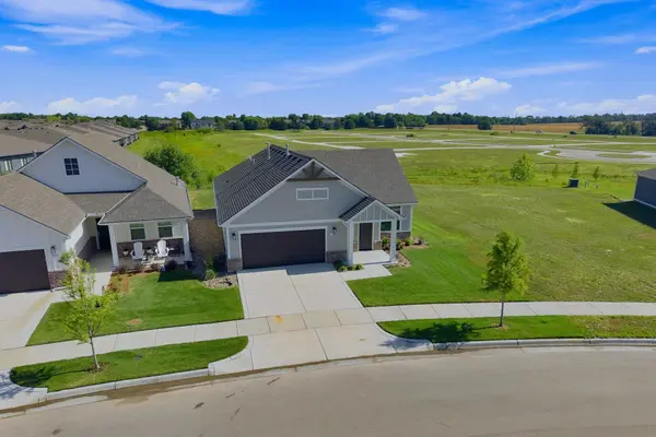 306 W Boxthorn Dr, Andover, KS 67002
