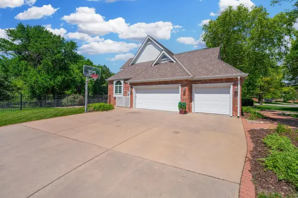 23 N Scottsdale St, Wichita, KS 67230
