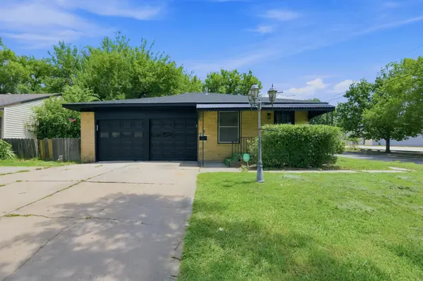 1502 Kenmar St, Wichita, KS 67208