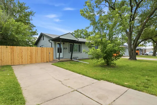 2450 S St Clair Ave, Wichita, KS 67217