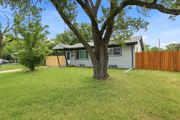 2450 S St Clair Ave, Wichita, KS 67217