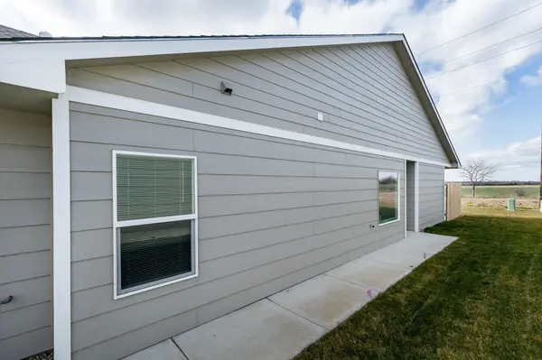 5407 N Colburn Ct, Bel Aire, KS 67220