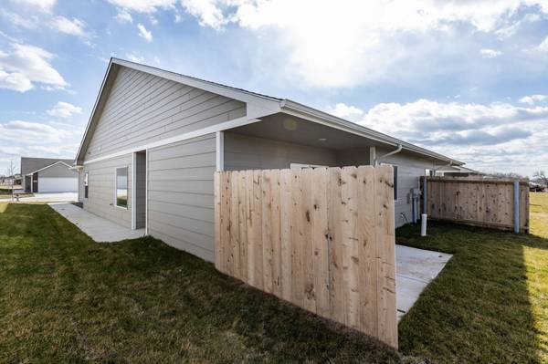 5407 N Colburn Ct, Bel Aire, KS 67220