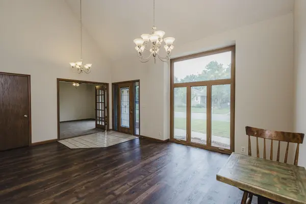 1212 N Coachhouse Rd, Wichita, KS 67235