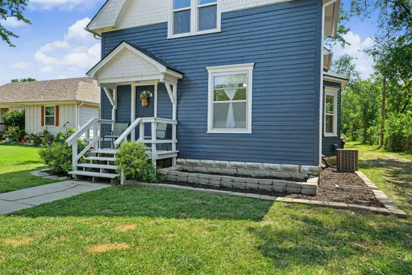 912 N Main St., Lindsborg, KS 67456