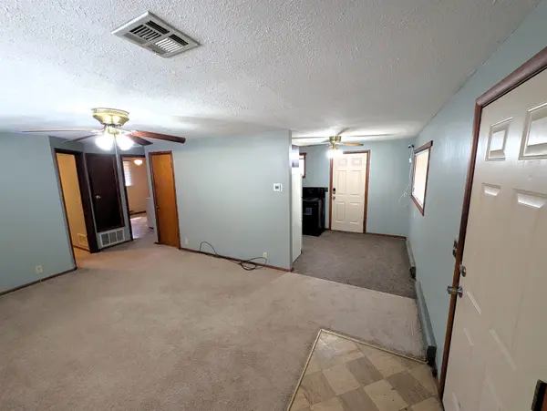 1206 N 8th St, Salina, KS 67401