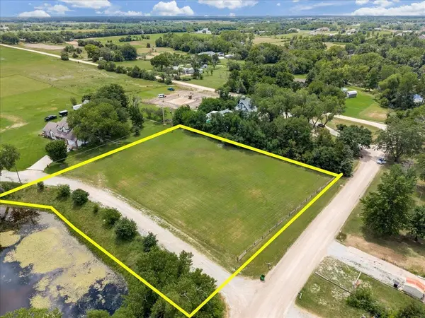 4934 S Mission Rd, Derby, KS 67037