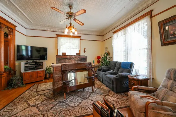 438 E Main St, Mount Hope, KS 67108