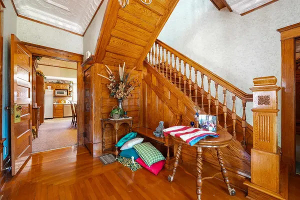438 E Main St, Mount Hope, KS 67108