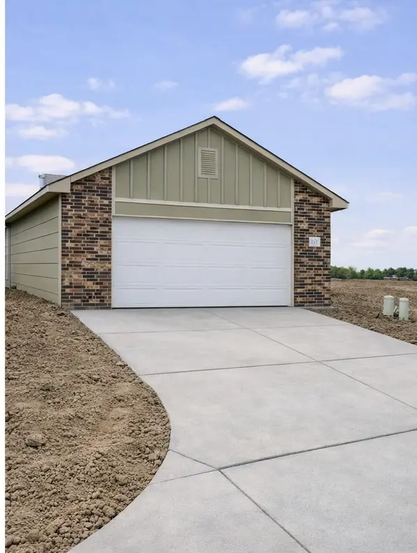5165 N Sweetwater Road, Maize, KS 67101