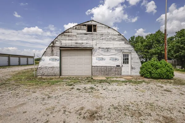 201 W Silknitter, Rose Hill, KS 67133